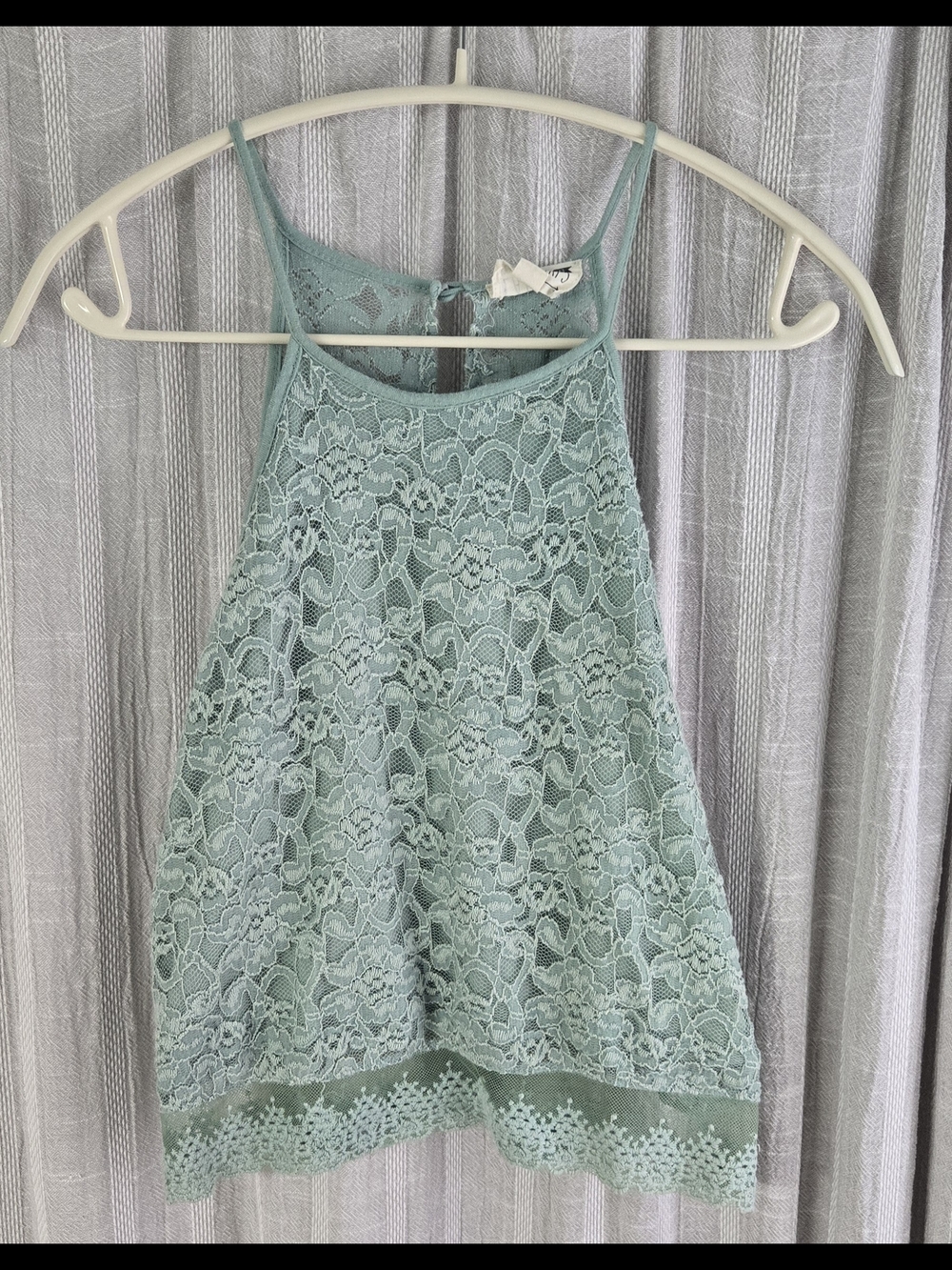 LA HEARTS Women's Light Green Lace Sleeveless Halter Crop Top Size Small